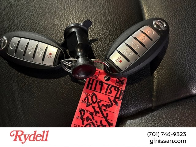 2020 Nissan Pathfinder SL