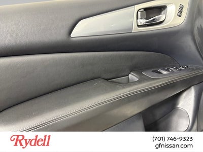 2019 Nissan Pathfinder SL