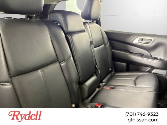 2019 Nissan Pathfinder SL