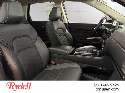 2024 Nissan Pathfinder Platinum
