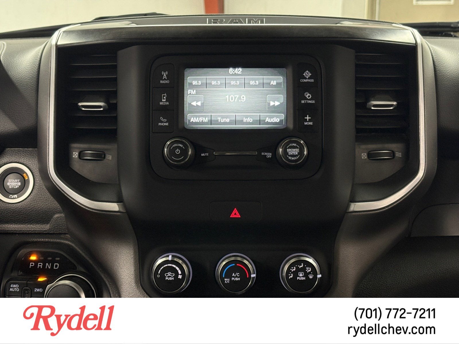 2019 RAM 1500 Big Horn/Lone Star Crew Cab 4x4 5'7" Box