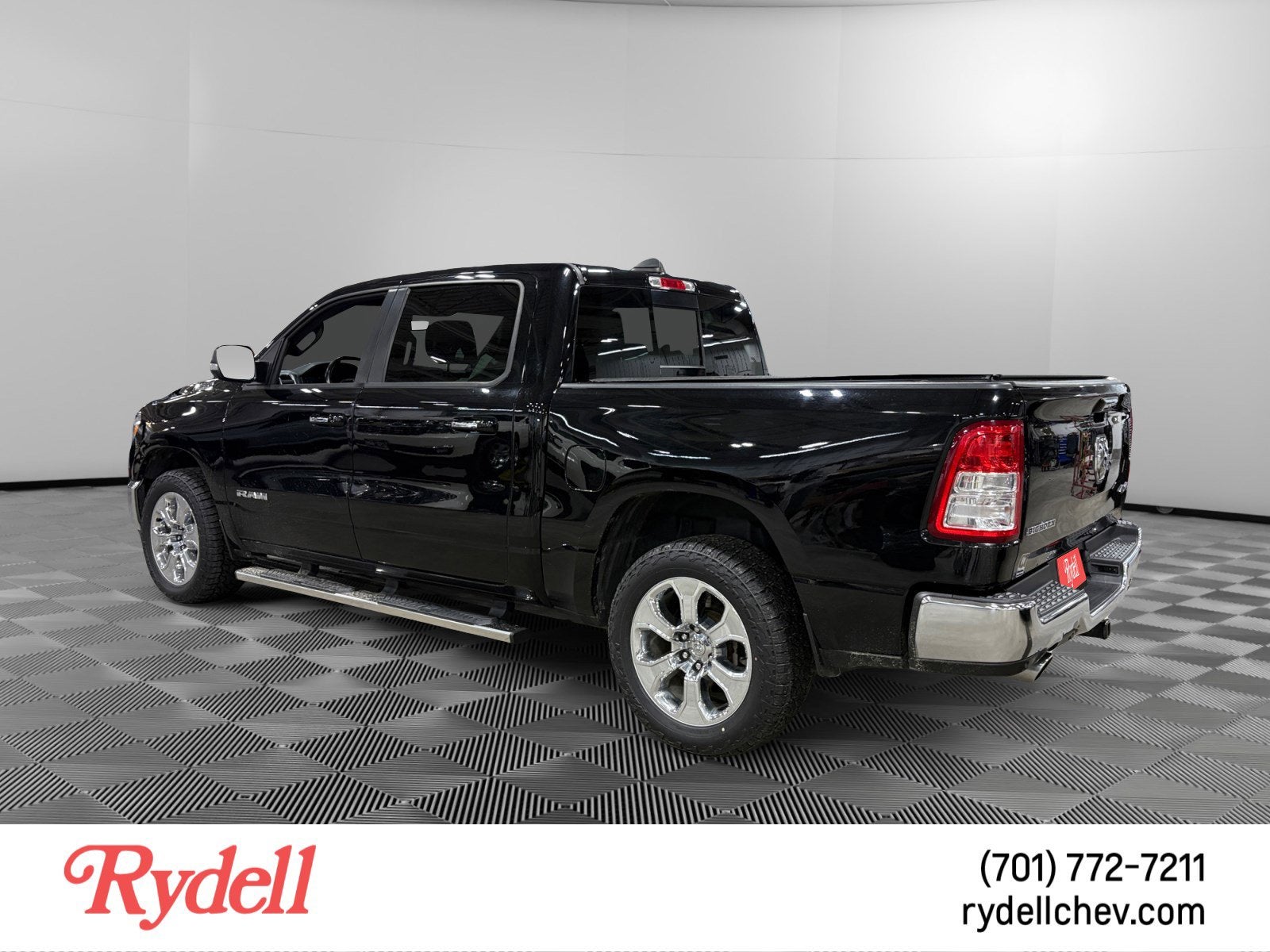 2020 RAM 1500 Big Horn Crew Cab 4x4 5'7" Box