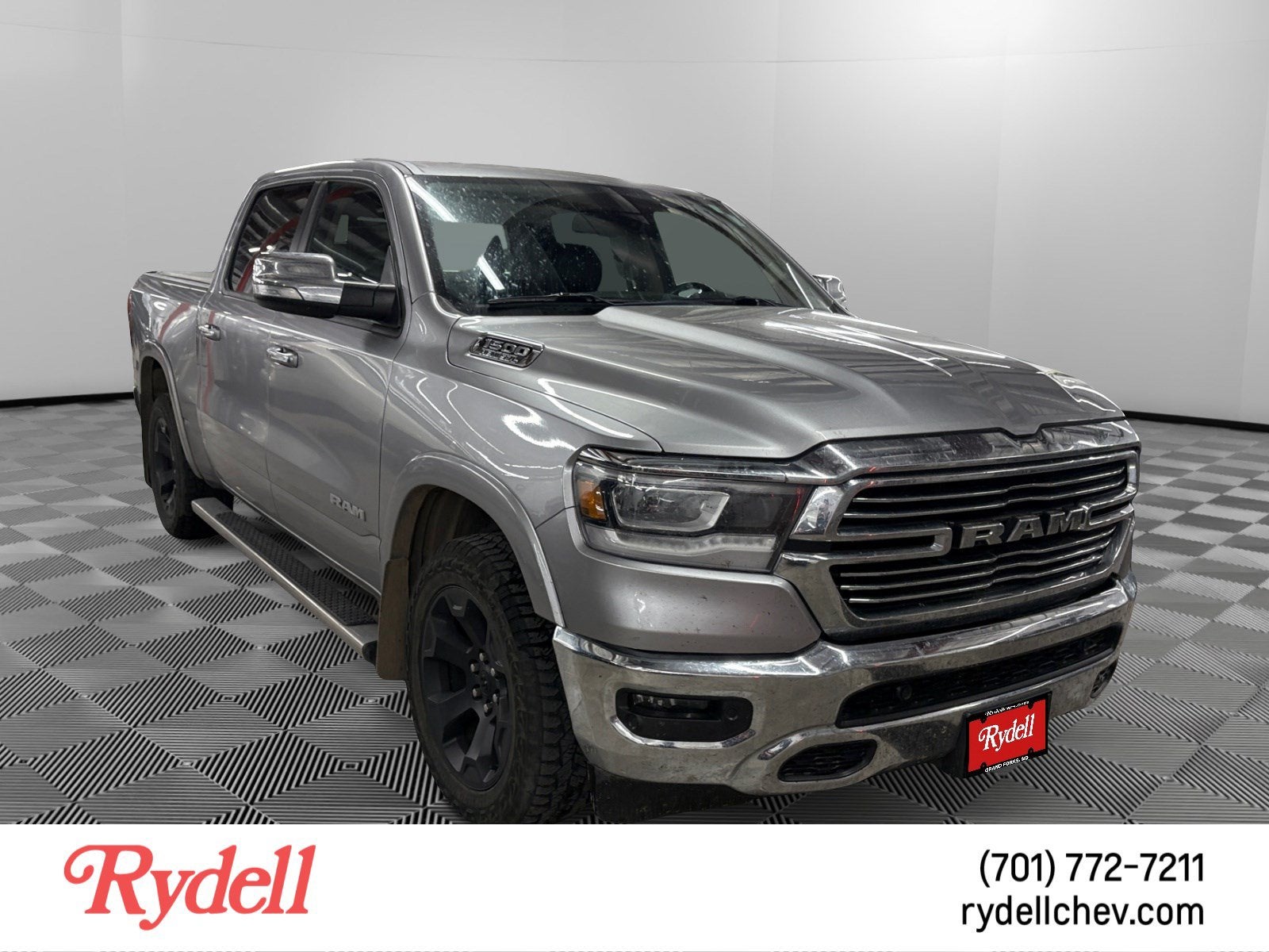 2019 RAM 1500 Laramie Crew Cab 4x4 5'7" Box