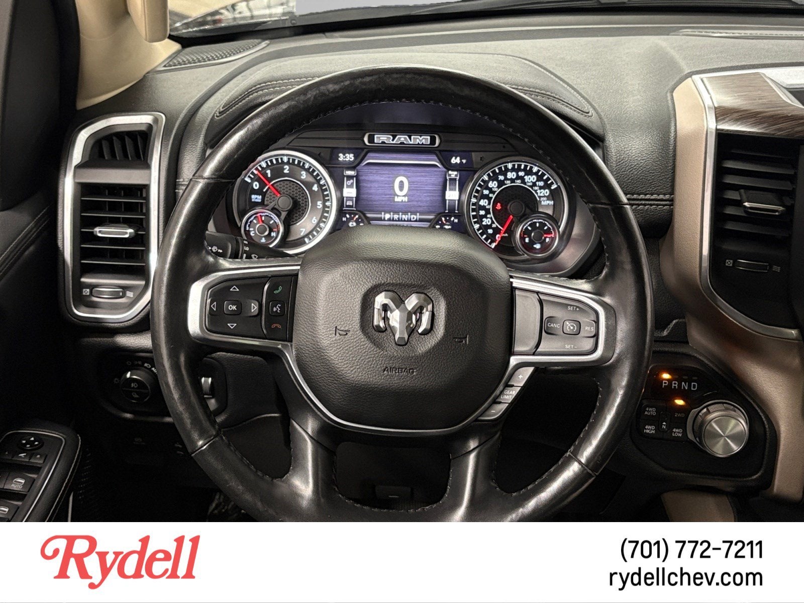 2020 RAM 1500 Laramie Crew Cab 4x4 5'7" Box