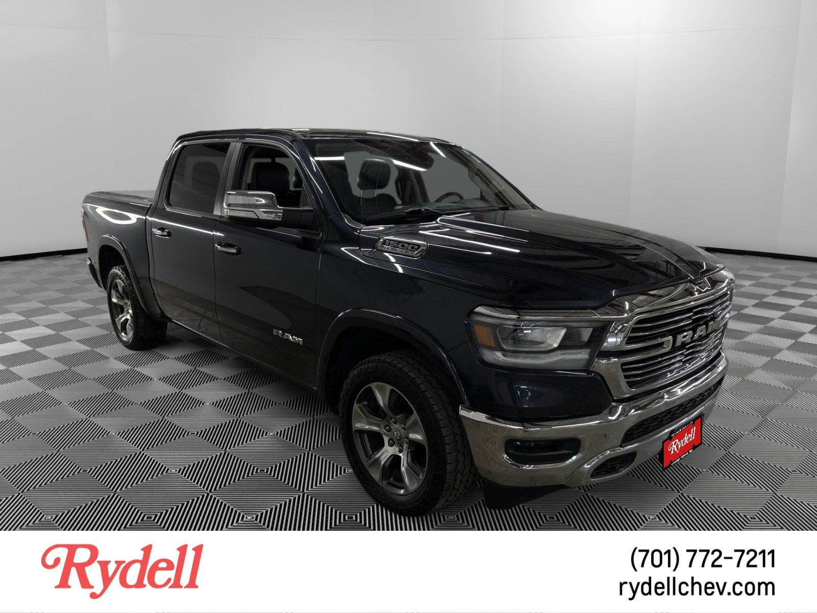 2020 RAM 1500 Laramie Crew Cab 4x4 5'7" Box