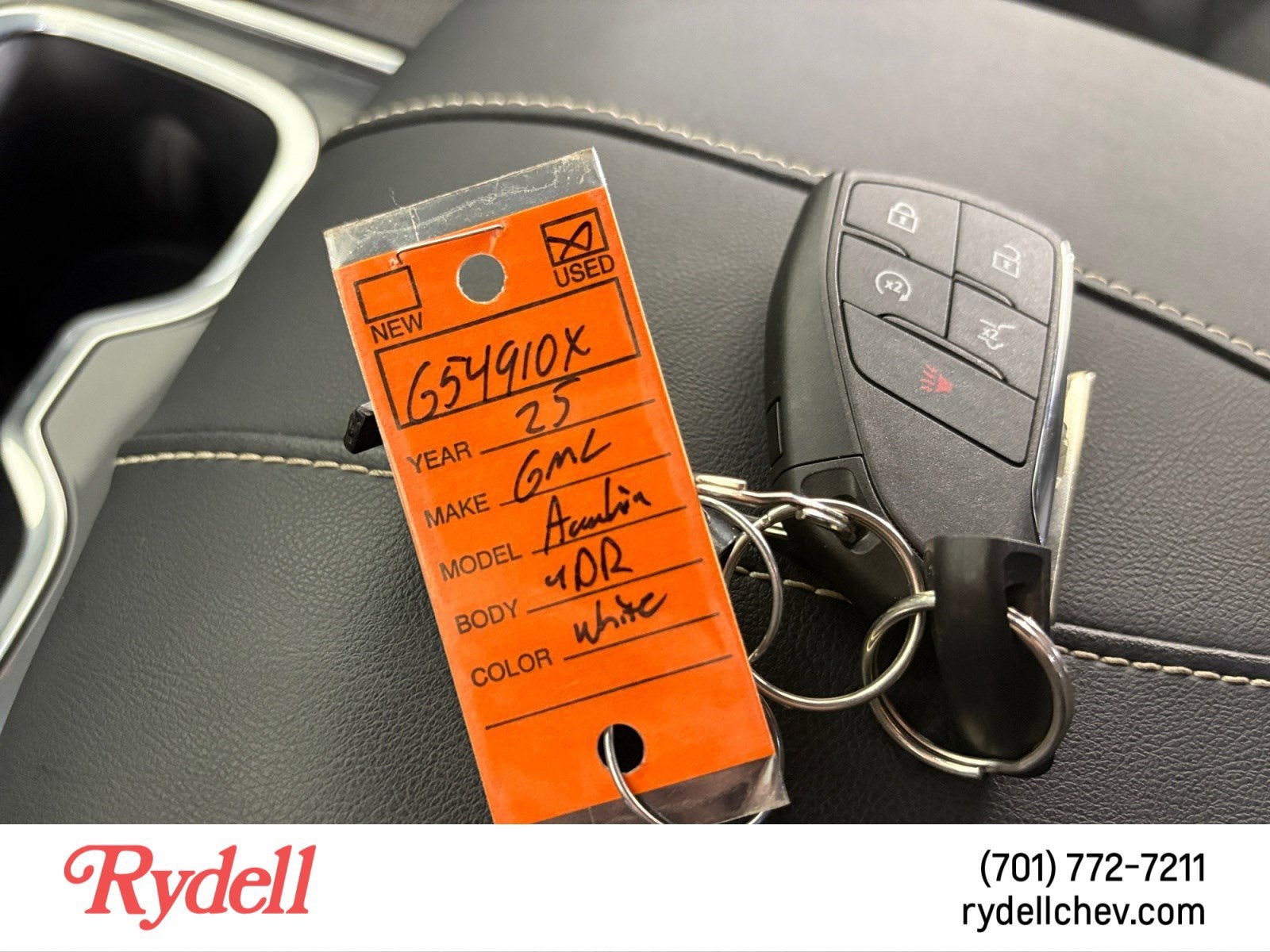 2025 GMC Acadia Elevation