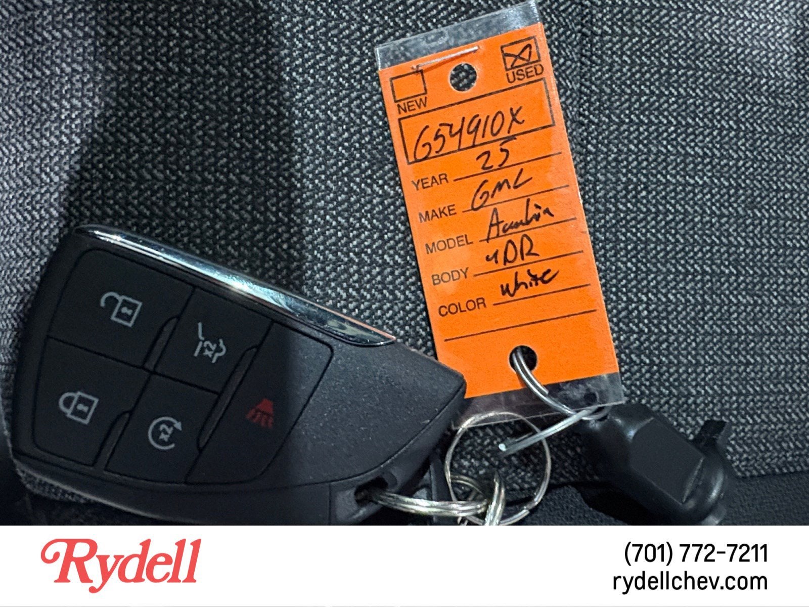 2025 GMC Acadia Elevation