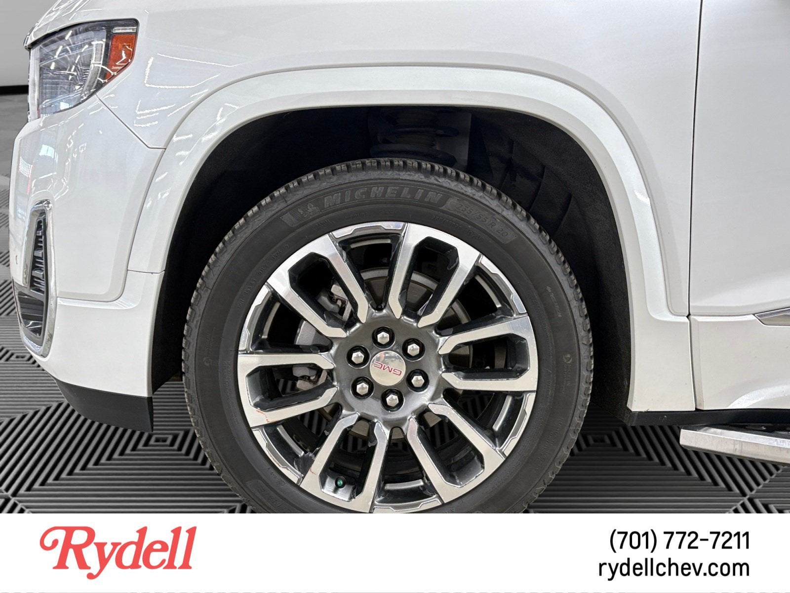 2020 GMC Acadia Denali