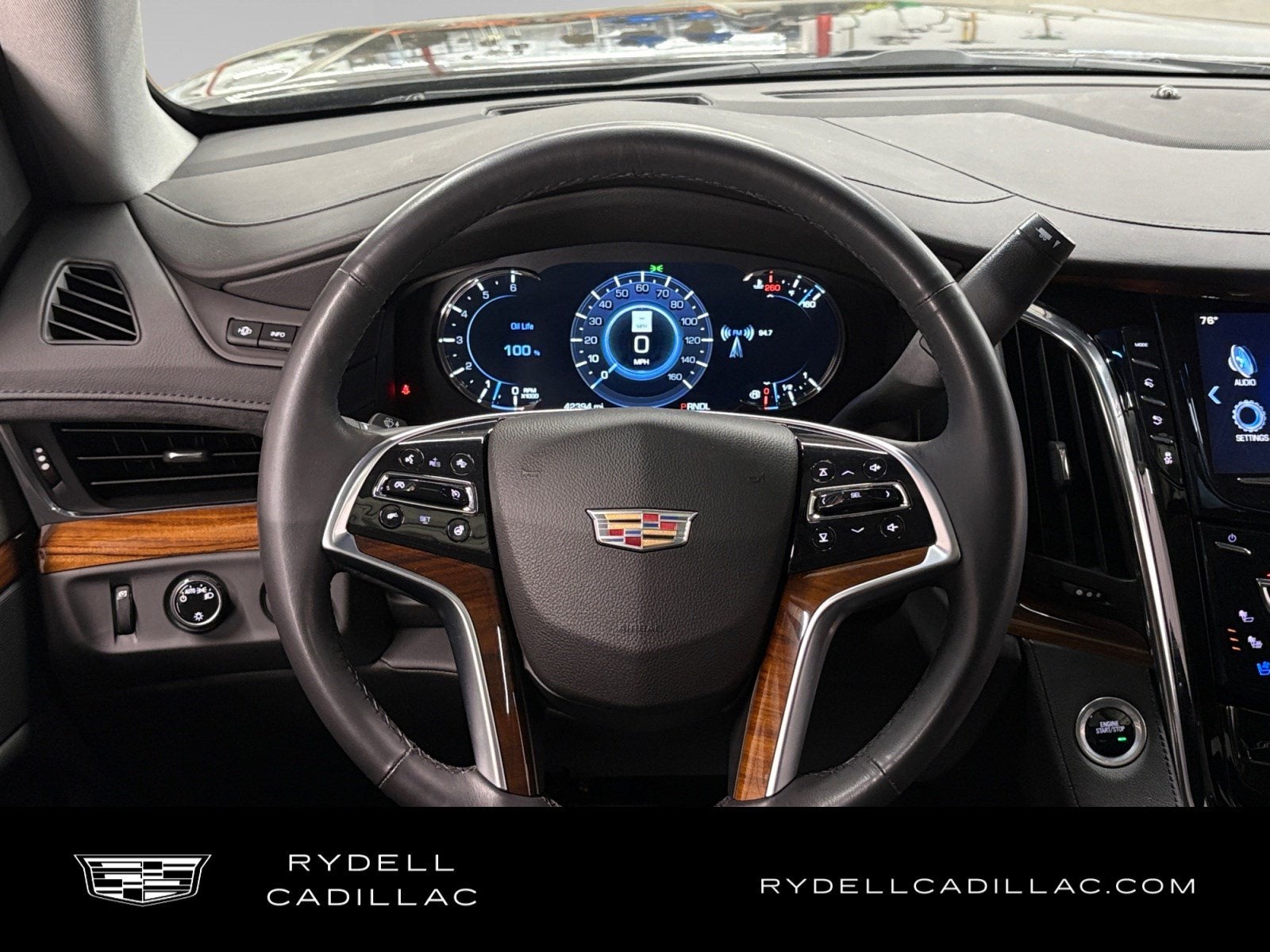 2017 Cadillac Escalade Luxury