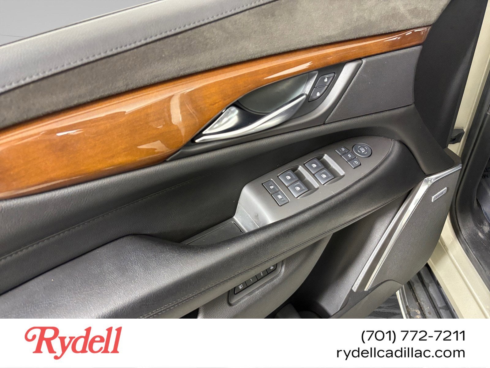 2017 Cadillac Escalade ESV Luxury