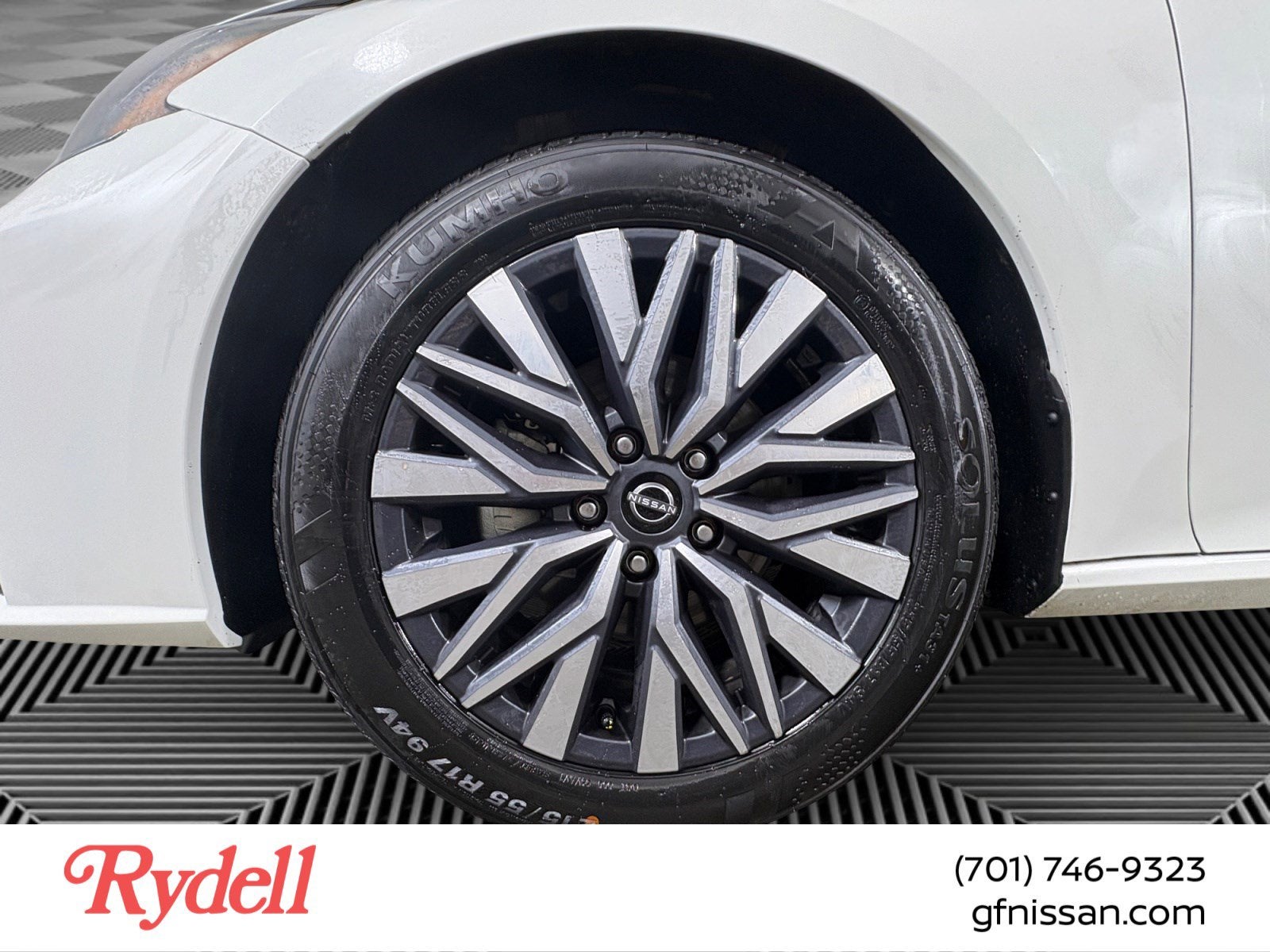 2025 Nissan Altima SV FWD