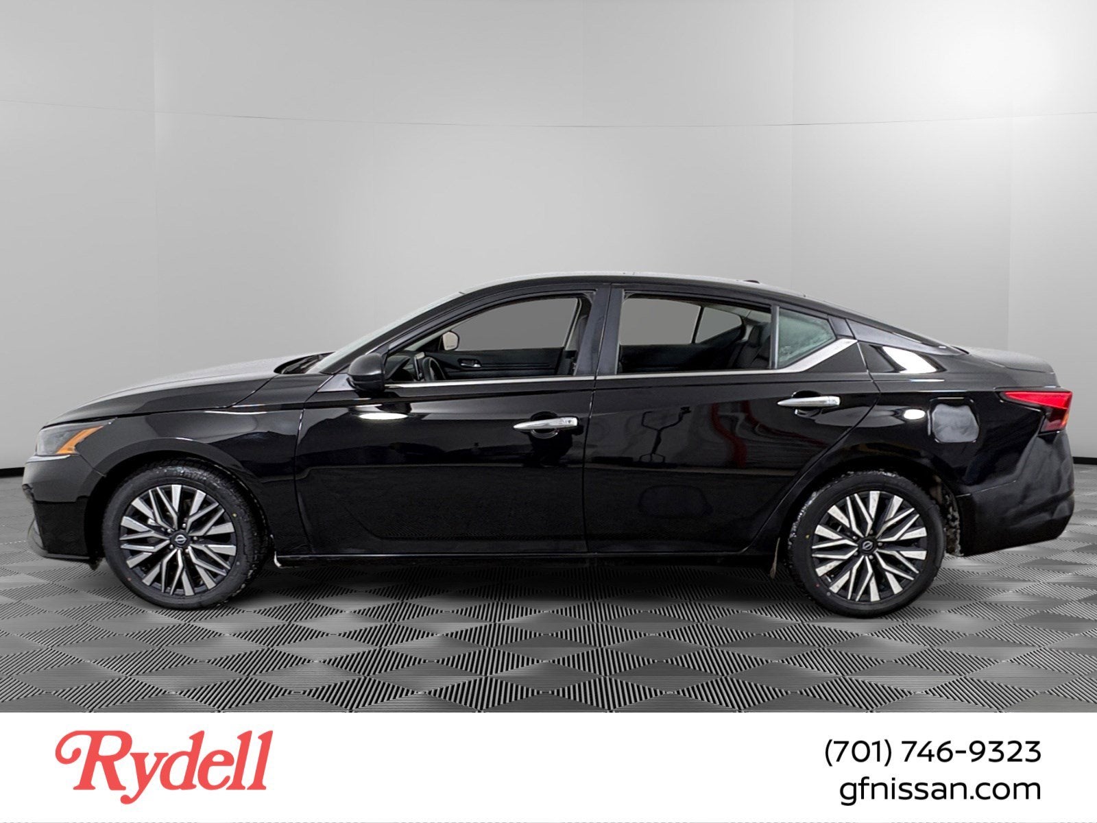 2025 Nissan Altima SV FWD