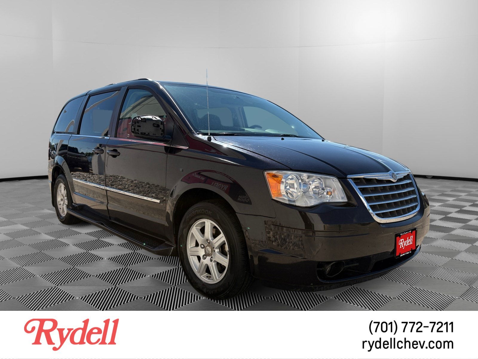 2010 Chrysler Town & Country Touring Plus