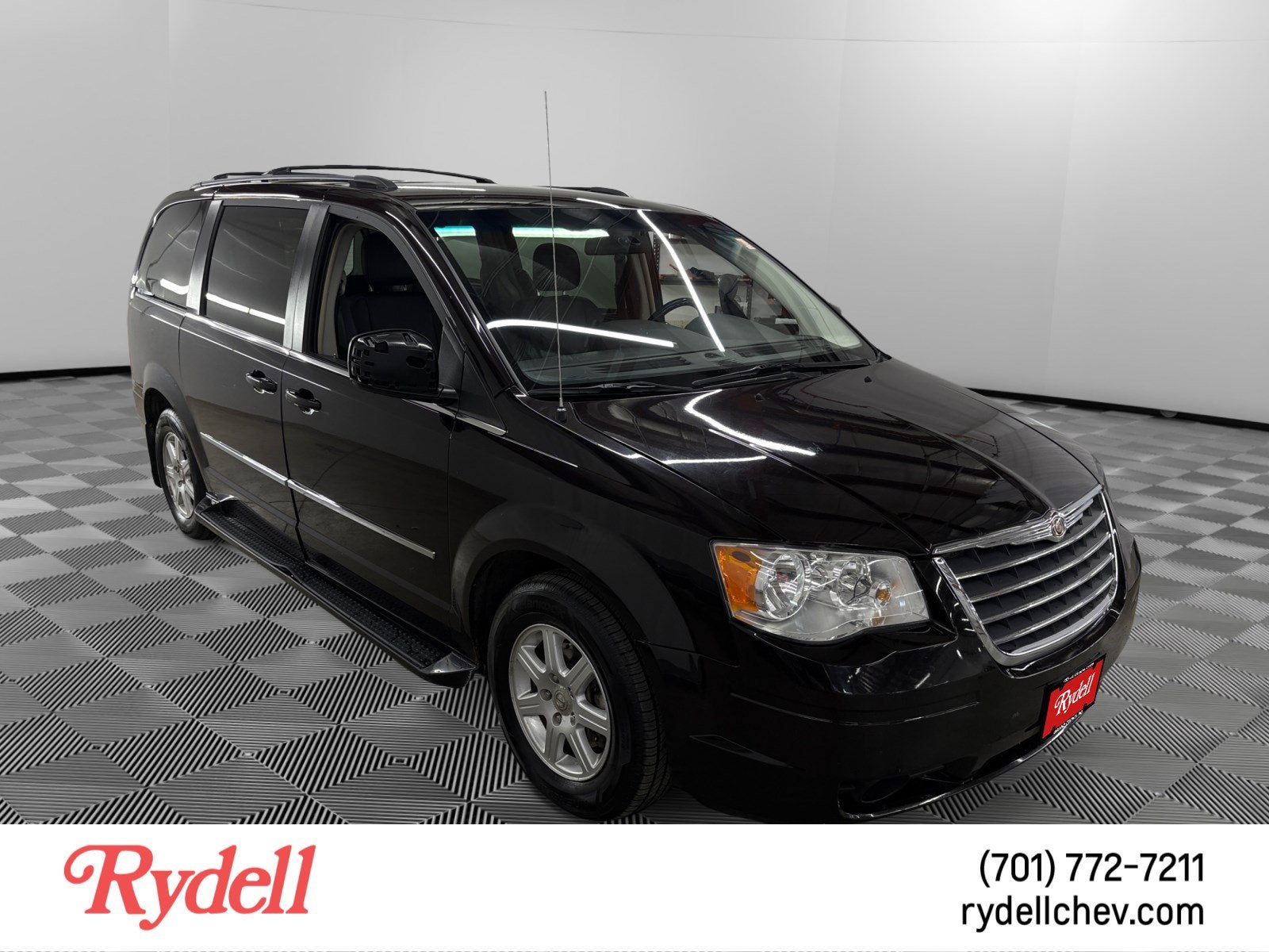2010 Chrysler Town & Country Touring Plus