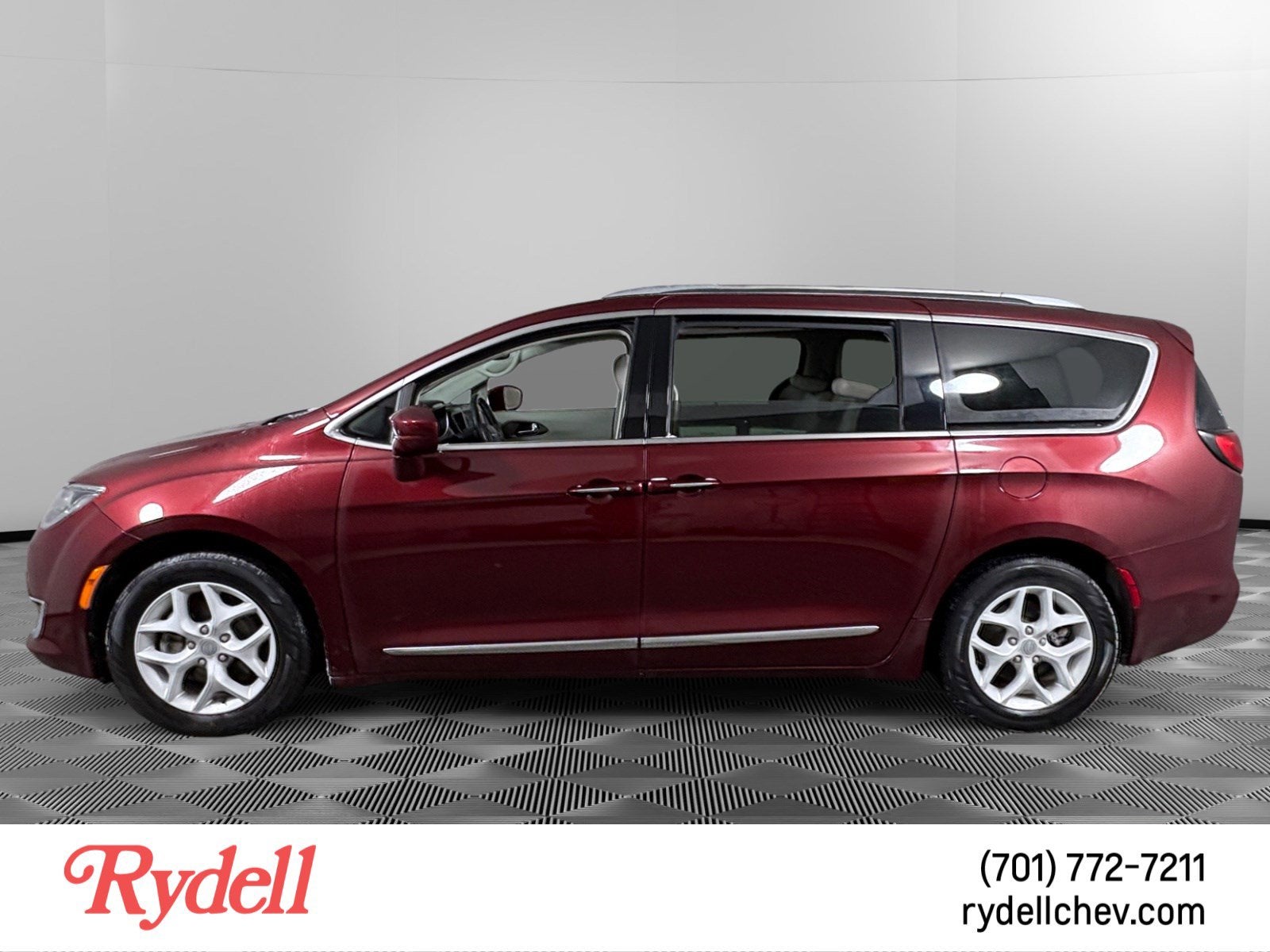 2020 Chrysler Pacifica Touring L