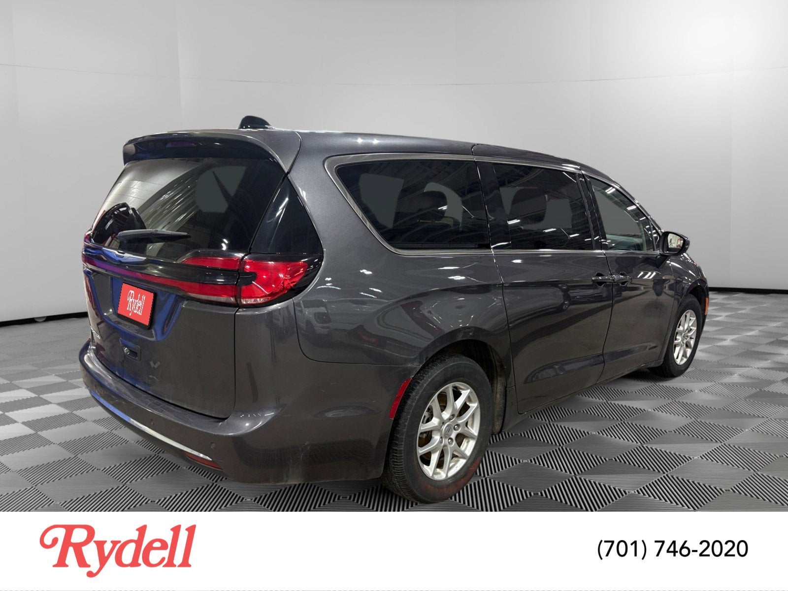 2023 Chrysler Pacifica Touring L