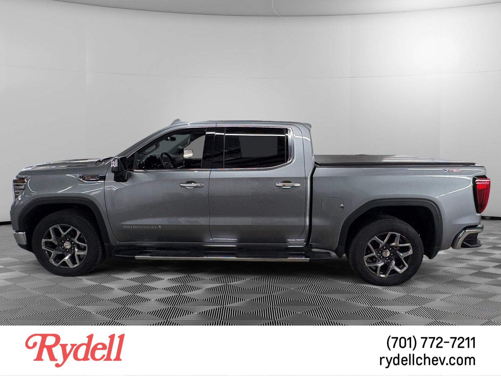 2024 GMC Sierra 1500 SLT