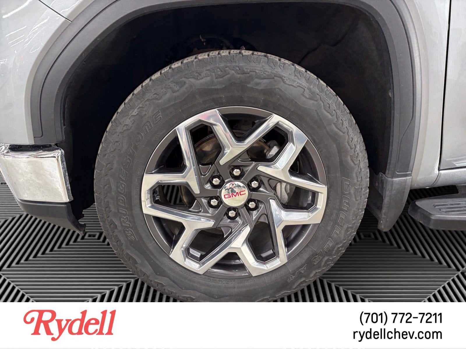 2024 GMC Sierra 1500 SLT
