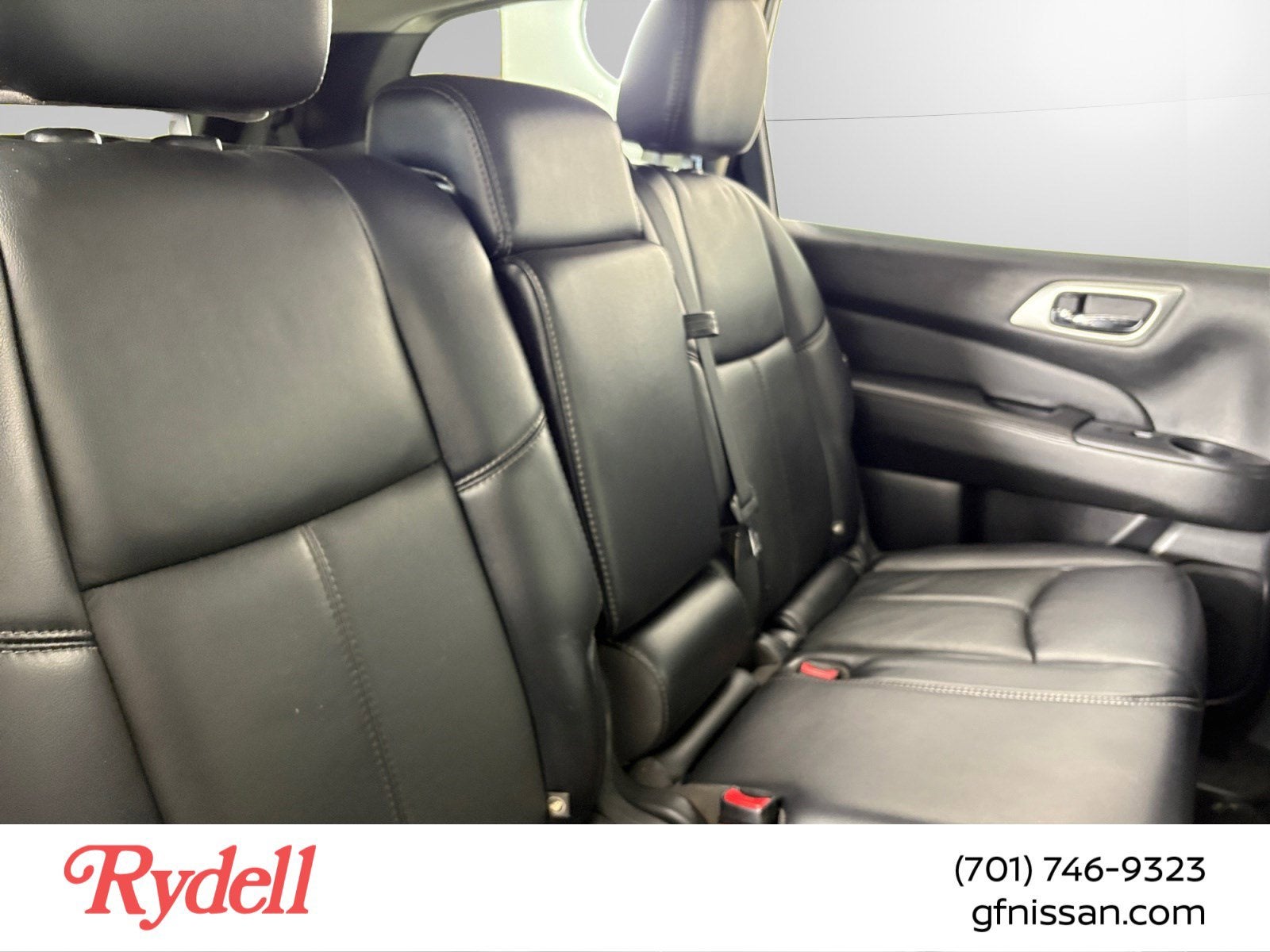 2019 Nissan Pathfinder SL