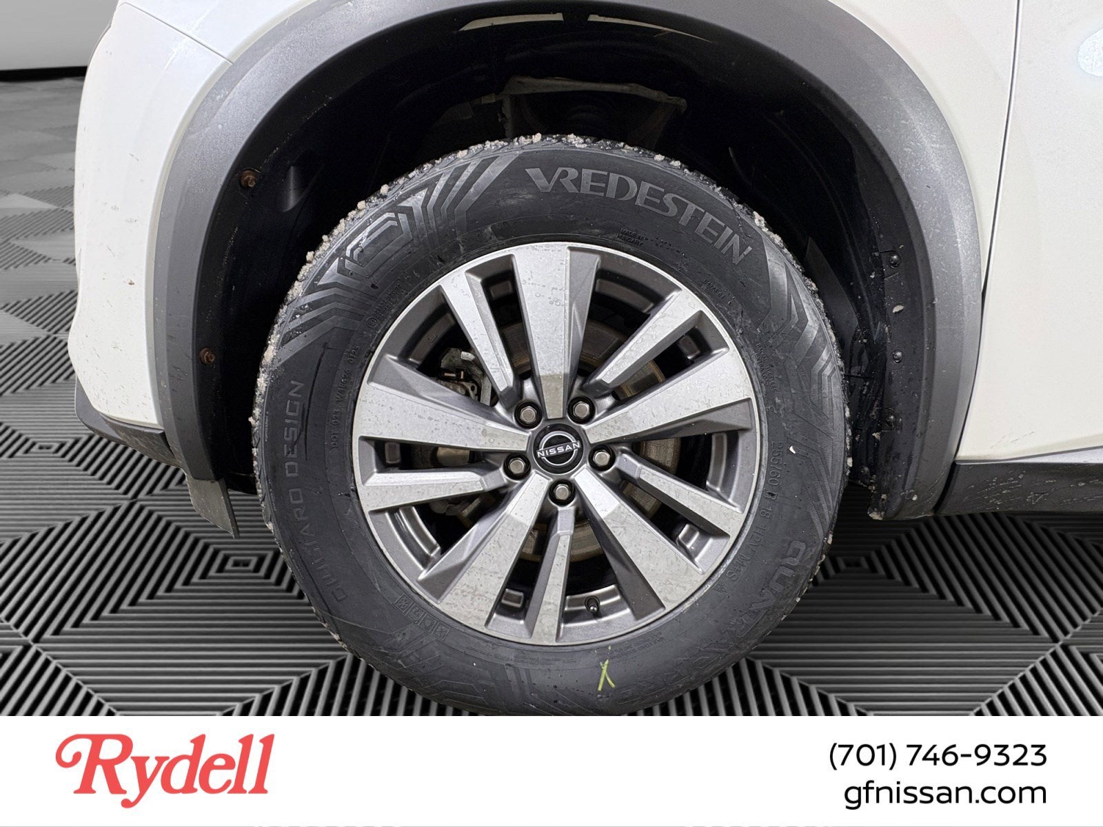 2023 Nissan Pathfinder SL 4WD