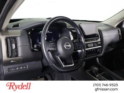 2023 Nissan Pathfinder Platinum