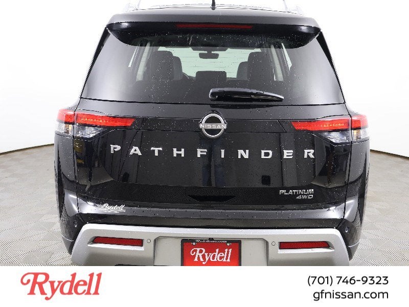 2023 Nissan Pathfinder Platinum